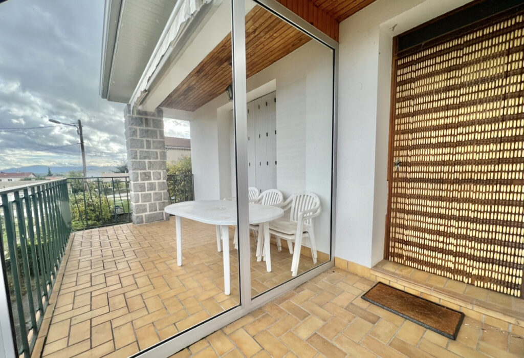 Maison ROIFFIEUX 137 m2 – 5 pièces – 4 chambres – 6  – 137 m²