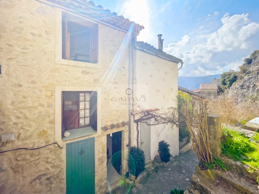 Maison de village – 3 pièces – 2 chambres – 70 m²