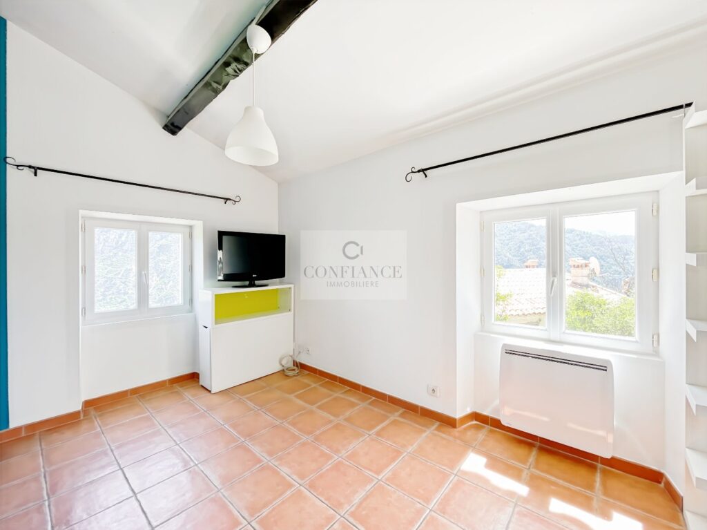 Maison individuelle – 5 pièces – 3 chambres – 165 m²