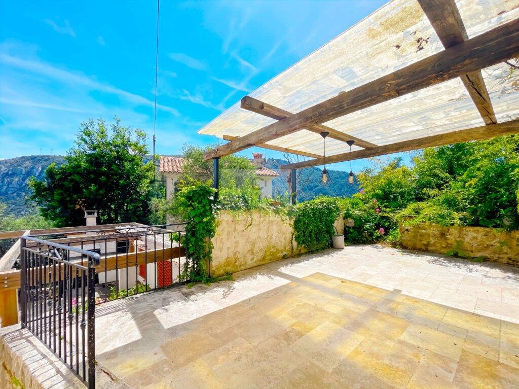 Maison individuelle – 5 pièces – 3 chambres – 165 m²