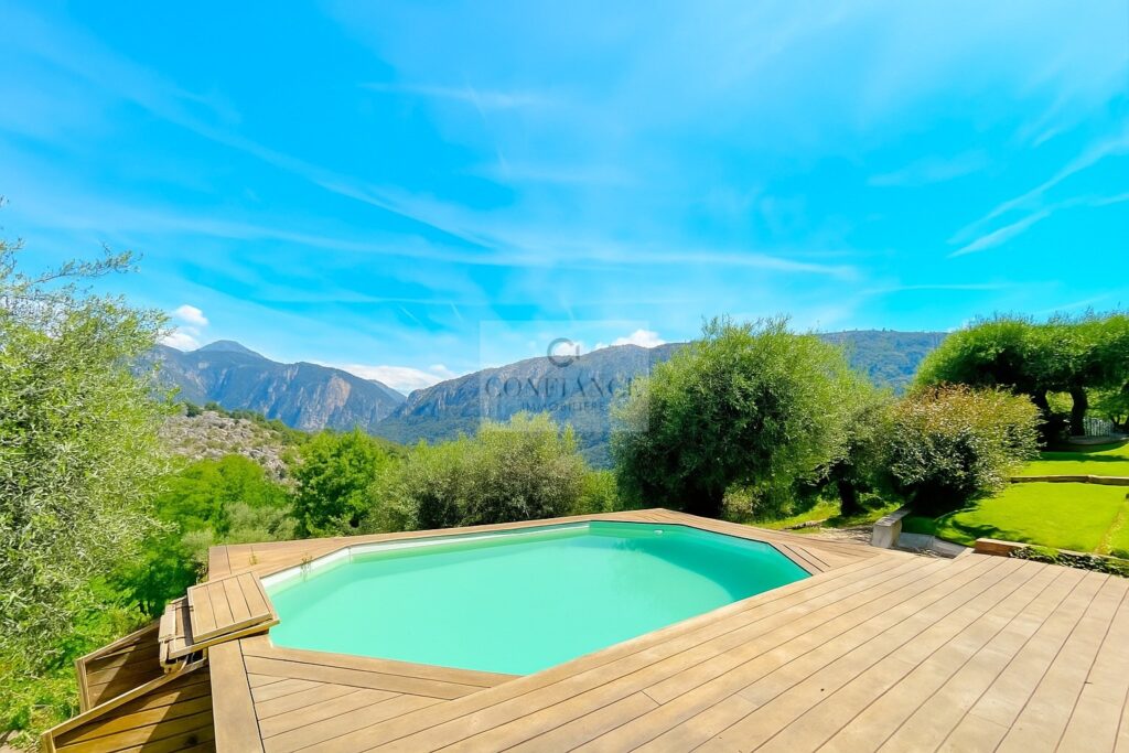 Maison individuelle – 5 pièces – 3 chambres – 165 m²