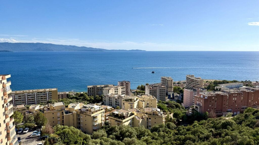 Appartement 4 pièces avec terrasse et vue mer – Ajaccio Sanguinaires – 4 pièces – 3 chambres – 97 m²