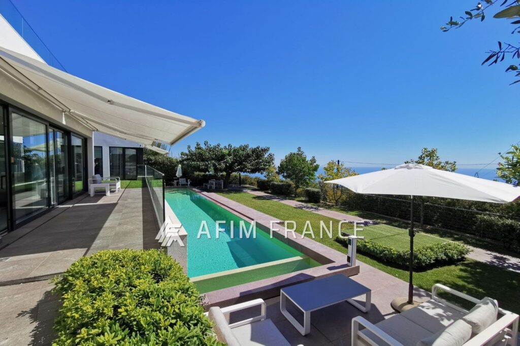 Superbe Villa moderne avec piscine, 350 m² habitables sur un t – 8 pièces – 4 chambres – 350.00 m²
