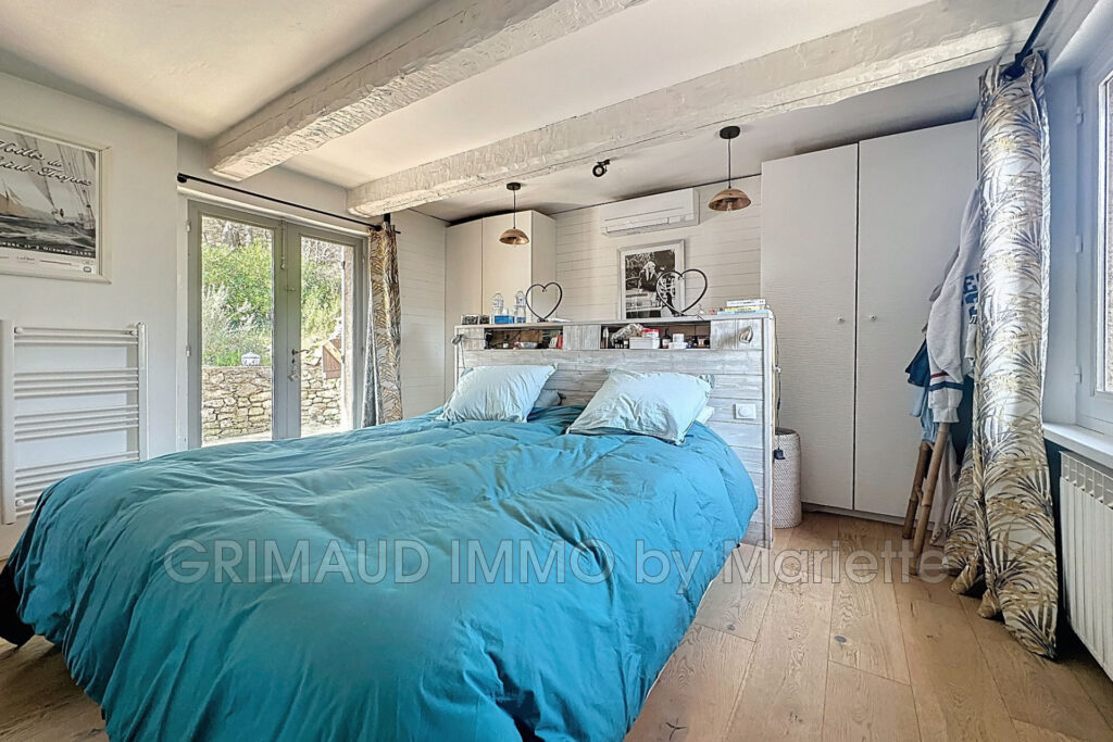 maison de hameau avec piscine  – 6 pièces – 3 chambres – 174.68 m²