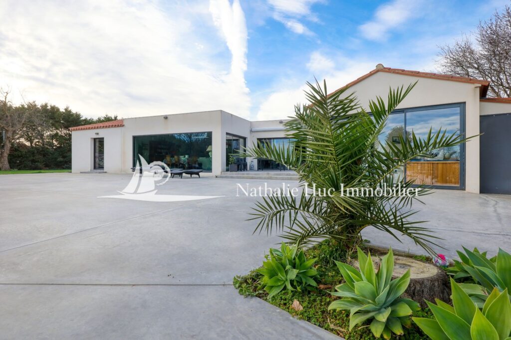 vente propriété 6 Pièce(s) – 6 pièces – 5 chambres – 285.00 m²