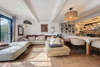 maison de hameau avec piscine  – 6 pièces – 3 chambres – 174.68 m²