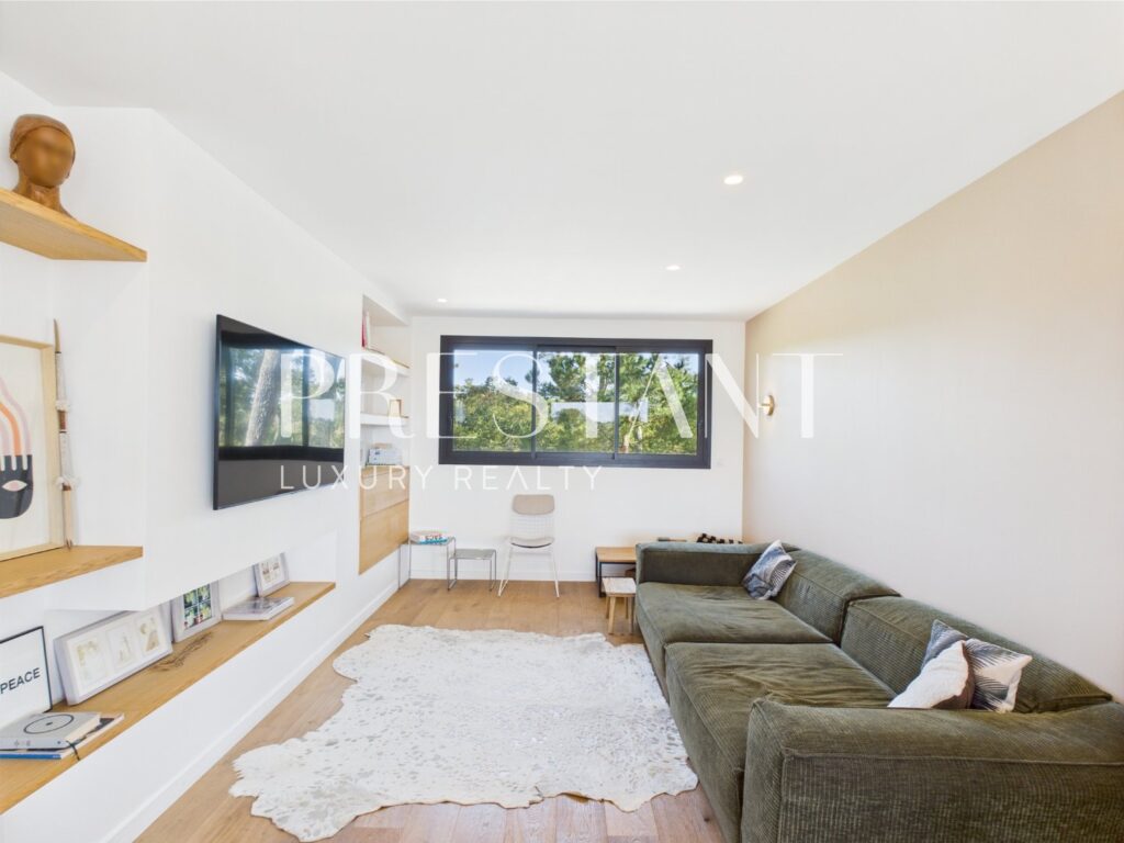 Maison – 10 pièces – 6 chambres – 290 m²