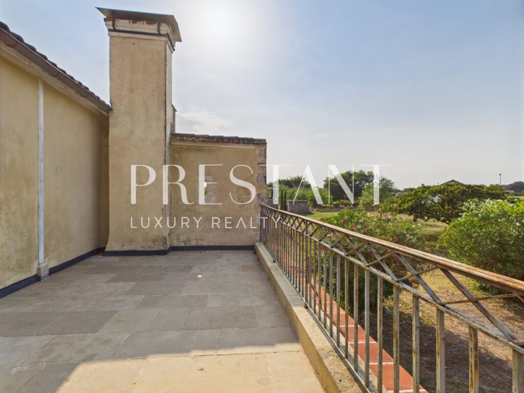 Maison – 11 pièces – 7 chambres – 518 m²