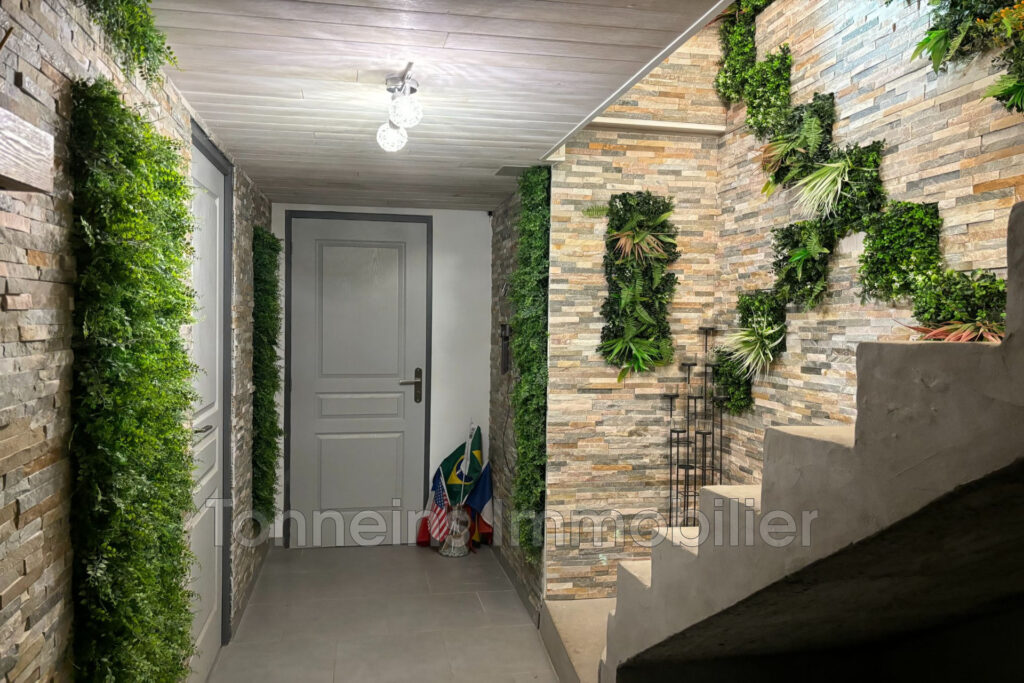 vente maison 8 Pièce(s) – 8 pièces – 3 chambres – 270.00 m²