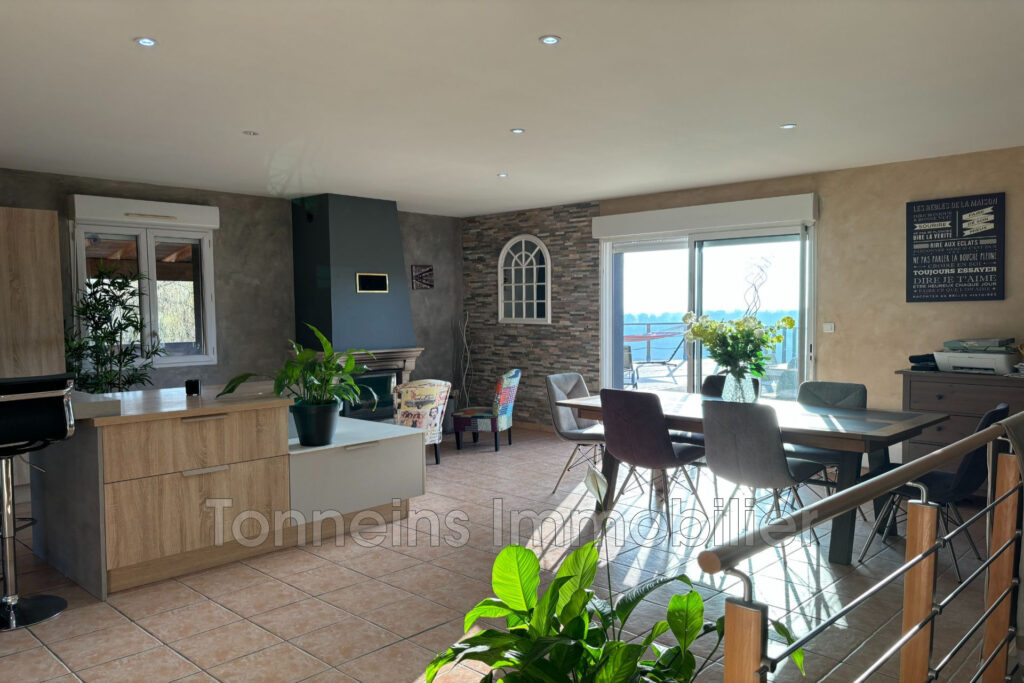 vente maison 8 Pièce(s) – 8 pièces – 3 chambres – 270.00 m²