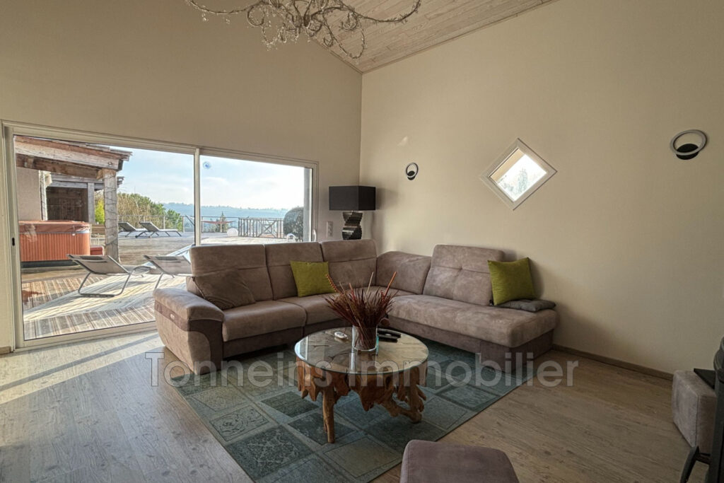 vente maison 8 Pièce(s) – 8 pièces – 3 chambres – 270.00 m²