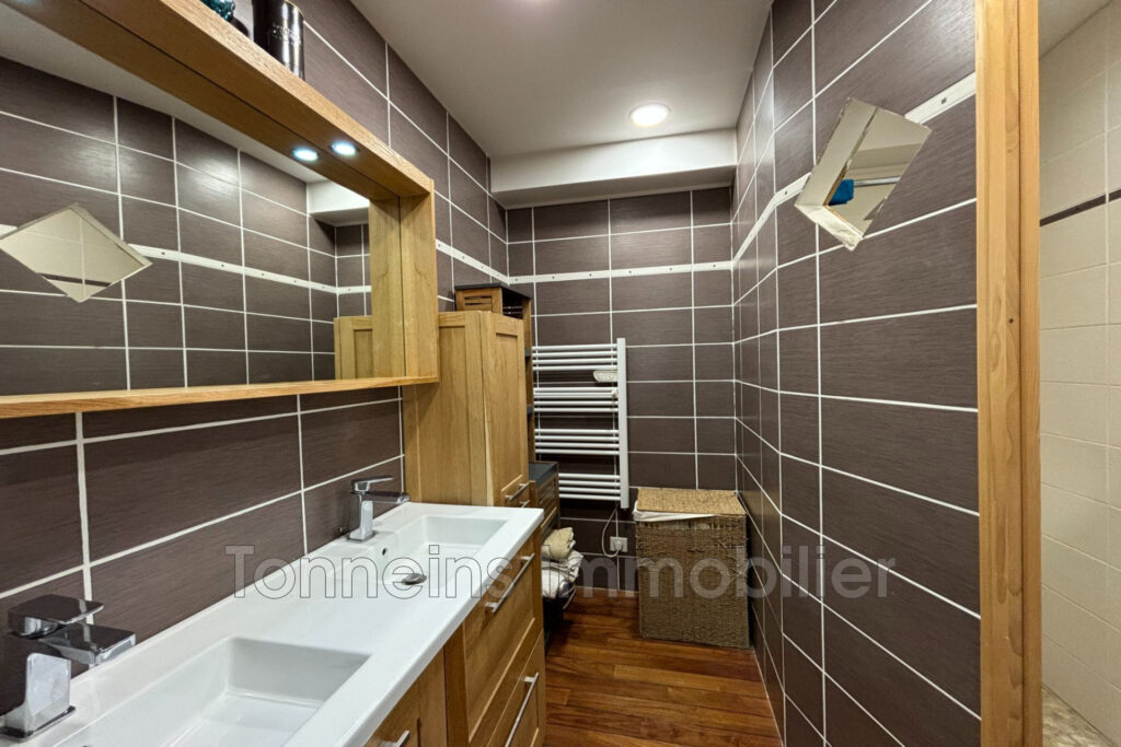 vente maison 8 Pièce(s) – 8 pièces – 3 chambres – 270.00 m²