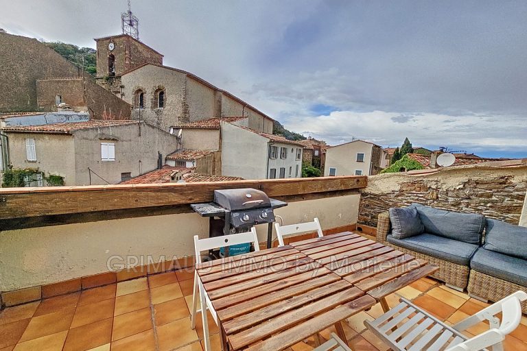 belle maison de village avec grande terrasse, beaucoup de char – 6 pièces – 4 chambres – 170.00 m²
