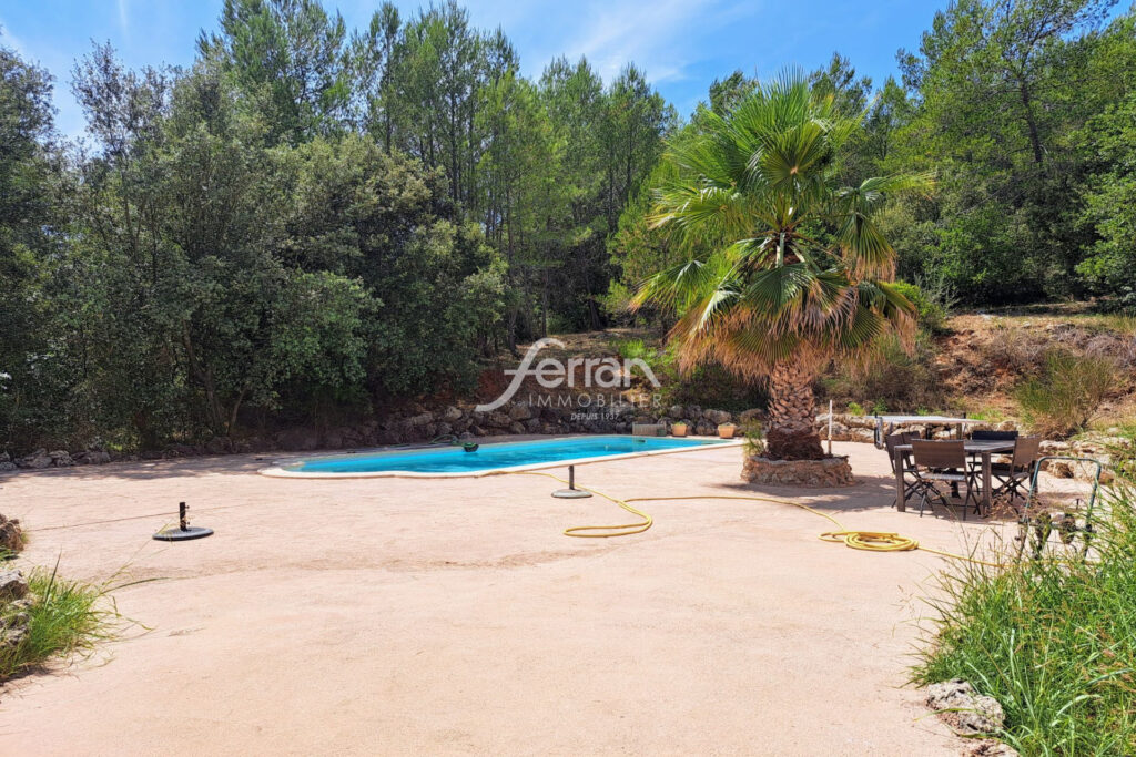 A VENDRE AUX ARCS MAISON DE 220 M² SUR TERRAIN DE 3000 M² AVEC – 7 pièces – 4 chambres – 220.00 m²