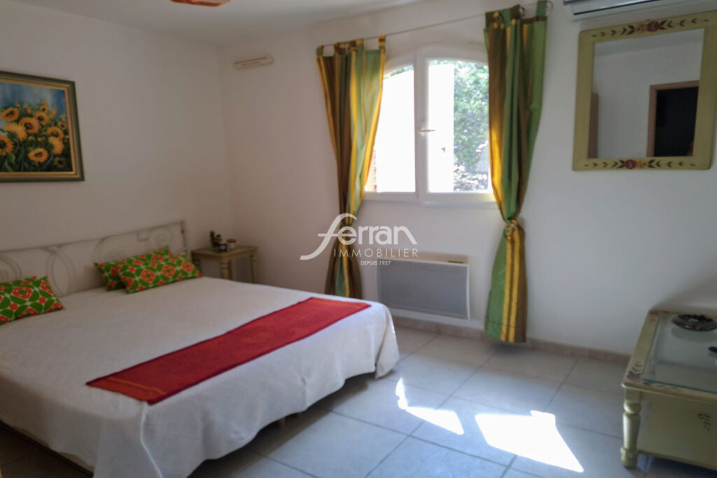 A VENDRE AUX ARCS MAISON DE 220 M² SUR TERRAIN DE 3000 M² AVEC – 7 pièces – 4 chambres – 220.00 m²