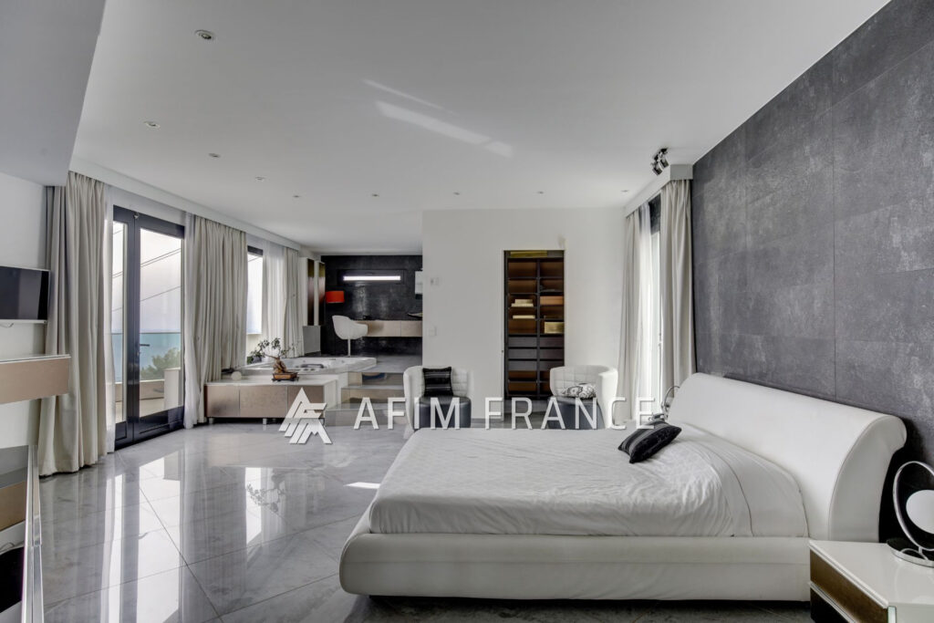 Superbe Villa moderne avec piscine, 350 m² habitables sur un t – 8 pièces – 4 chambres – 350.00 m²