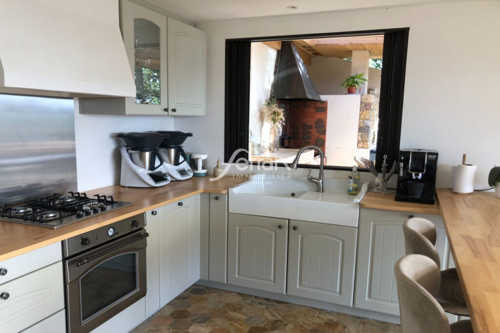 A vendre à Callas maison récente – NR pièces – 2 chambres – 70.00 m²