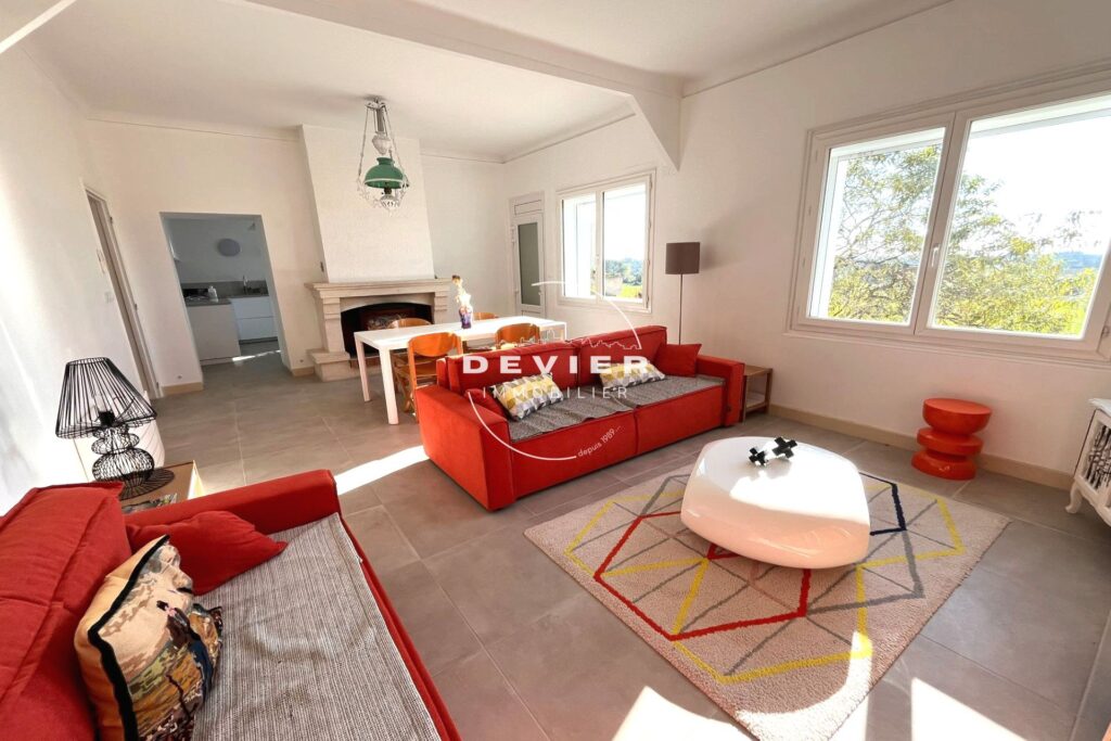 location maison de village 5 Pièce(s) – 5 pièces – 4 chambres – 111.00 m²