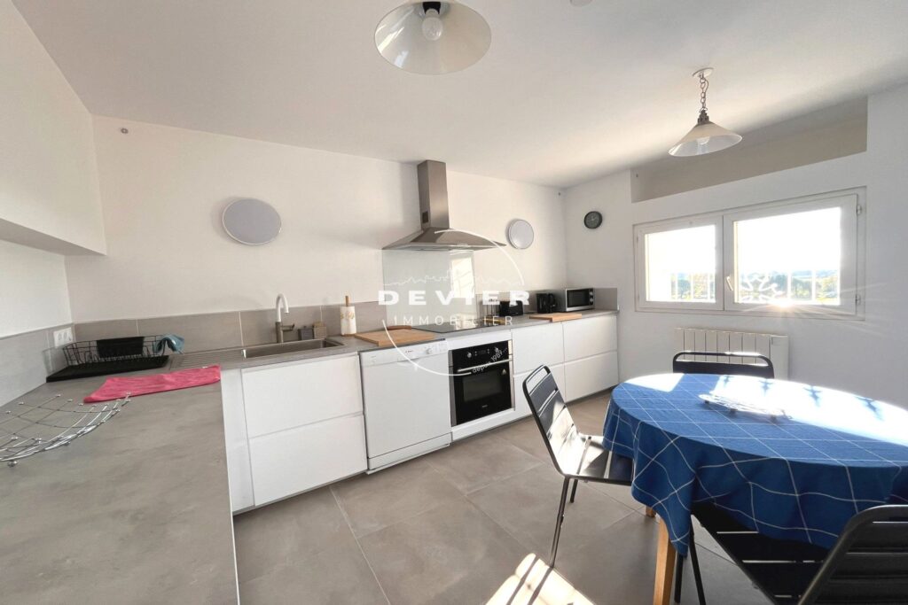 location maison de village 5 Pièce(s) – 5 pièces – 4 chambres – 111.00 m²