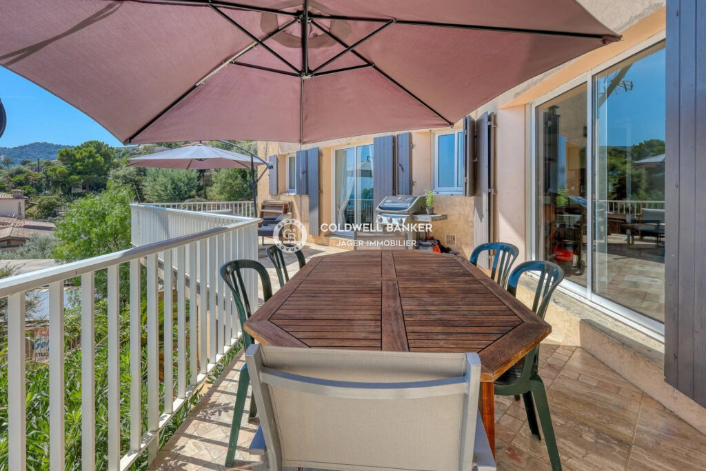 CO-EXCLUSIVITE Villa avec Vue Mer et Piscine au Rayol Canadel  – 8 pièces – 6 chambres – 300.00 m²