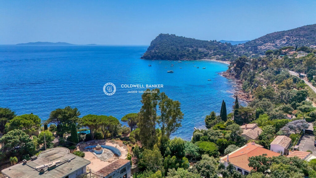 CO-EXCLUSIVITE Villa avec Vue Mer et Piscine au Rayol Canadel  – 8 pièces – 6 chambres – 300.00 m²