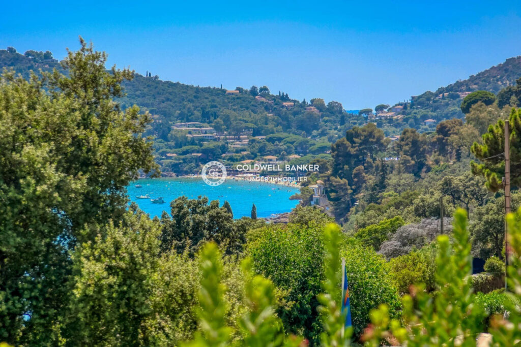 CO-EXCLUSIVITE Villa avec Vue Mer et Piscine au Rayol Canadel  – 8 pièces – 6 chambres – 300.00 m²