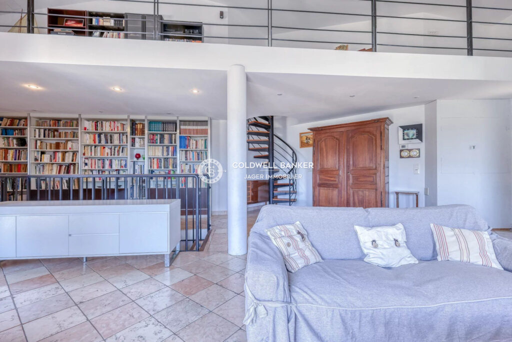 CO-EXCLUSIVITE Villa avec Vue Mer et Piscine au Rayol Canadel  – 8 pièces – 6 chambres – 300.00 m²