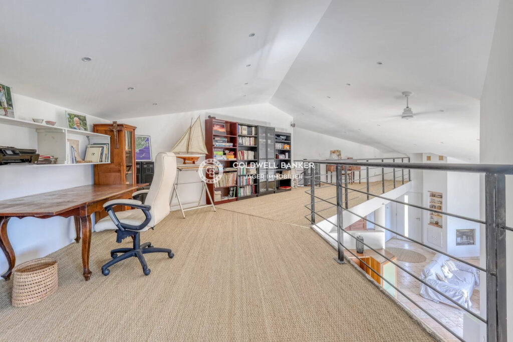 CO-EXCLUSIVITE Villa avec Vue Mer et Piscine au Rayol Canadel  – 8 pièces – 6 chambres – 300.00 m²