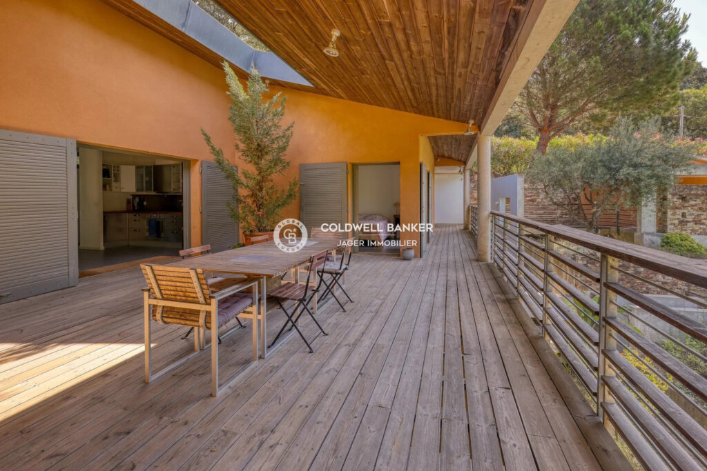 Villa d’architecte 4 chambres 200m², à deux pas du village, pi – 6 pièces – 4 chambres – 200.00 m²