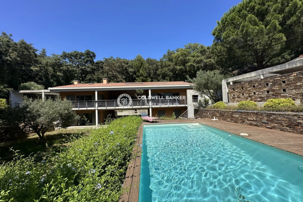 Villa d’architecte 4 chambres 200m², à deux pas du village, pi – 6 pièces – 4 chambres – 200.00 m²