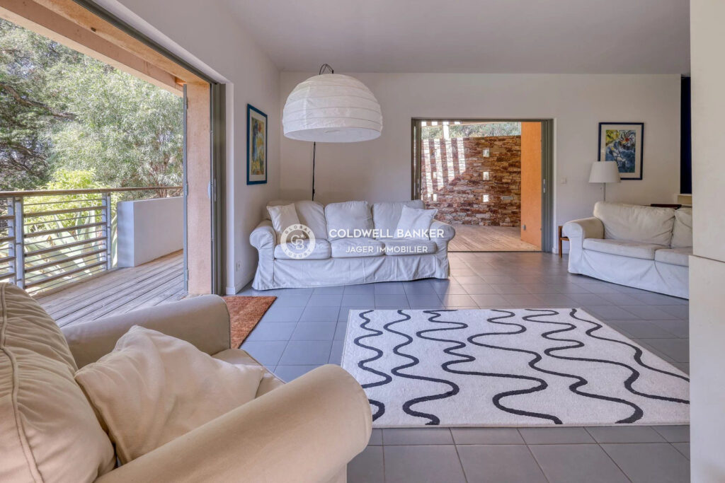 Villa d’architecte 4 chambres 200m², à deux pas du village, pi – 6 pièces – 4 chambres – 200.00 m²