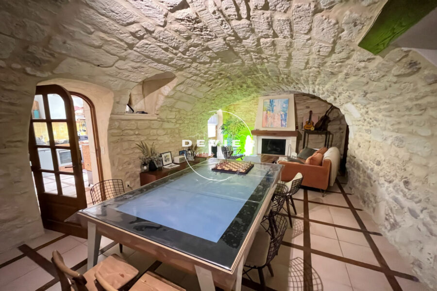 Maison à vendre à Saint-geniès-des-mourgues