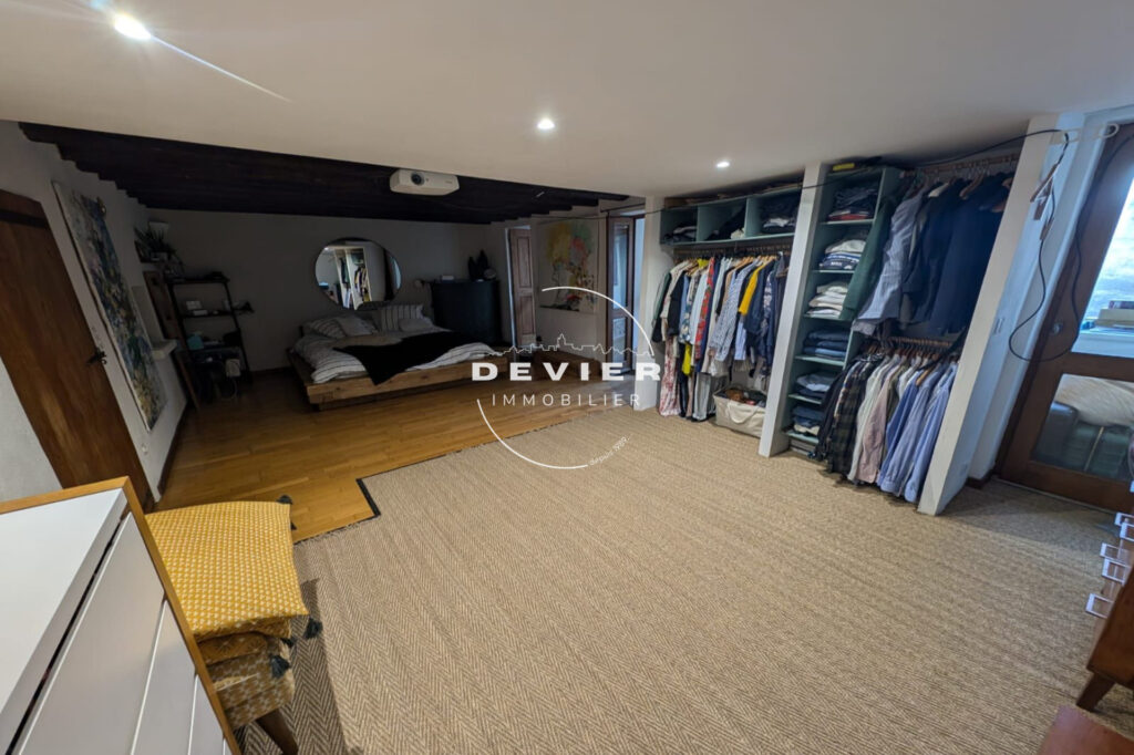 vente maison de village 5 Pièce(s) – 5 pièces – 4 chambres – 135.00 m²