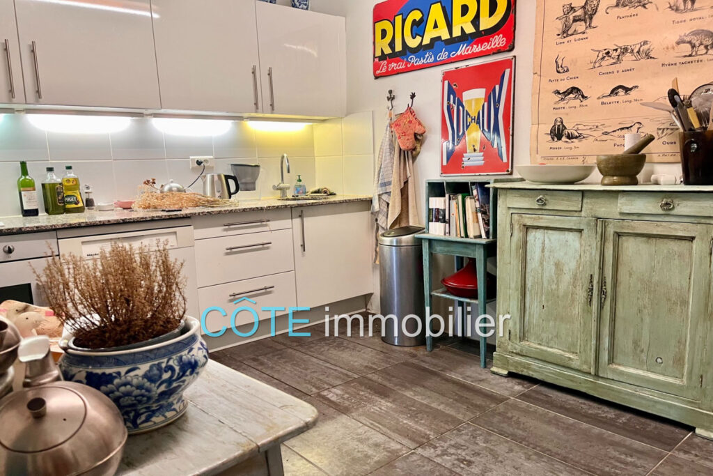 Superbe Vieil Antibes 90m² avec vue dégagée – 3 pièces – 2 chambres – 90.00 m²