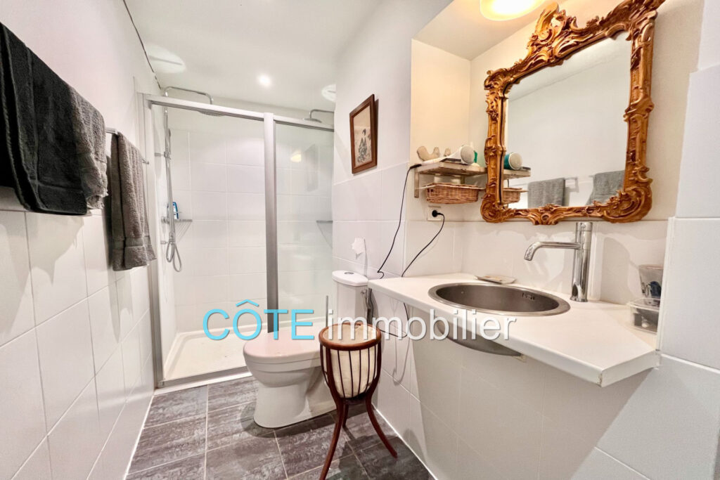 Superbe Vieil Antibes 90m² avec vue dégagée – 3 pièces – 2 chambres – 90.00 m²