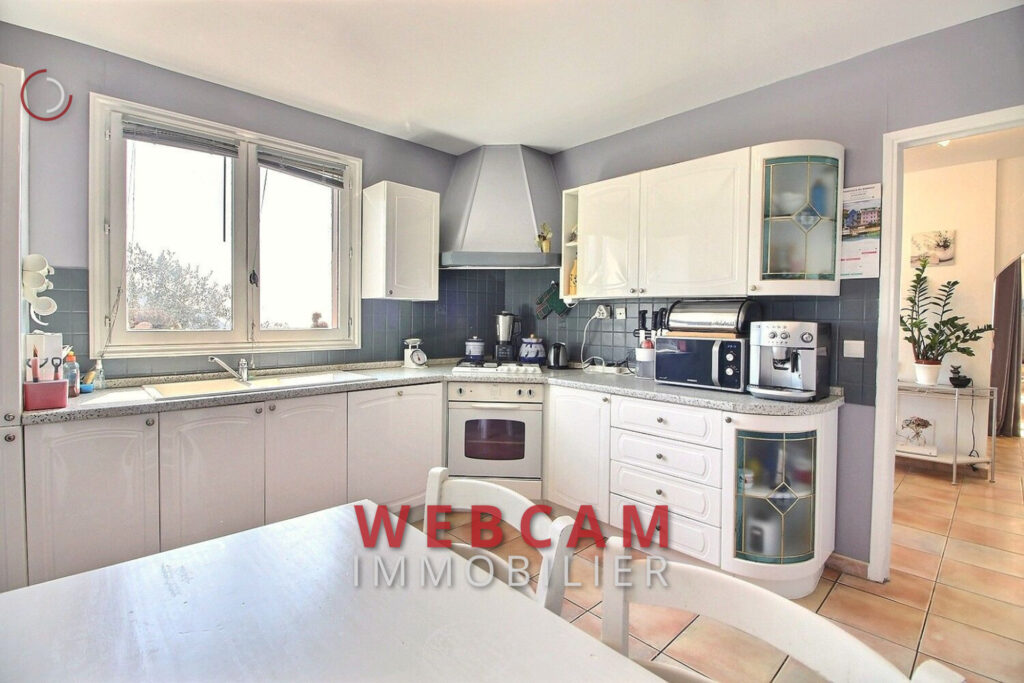 vente maison 5 Pièce(s) – 5 pièces – 4 chambres – 211.00 m²