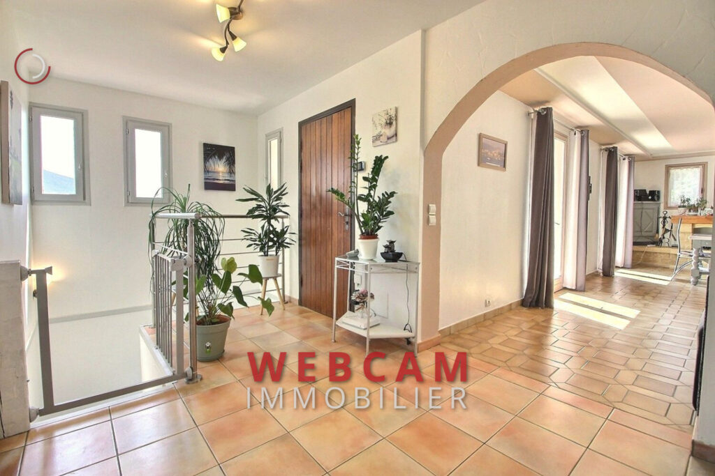 vente maison 5 Pièce(s) – 5 pièces – 4 chambres – 211.00 m²