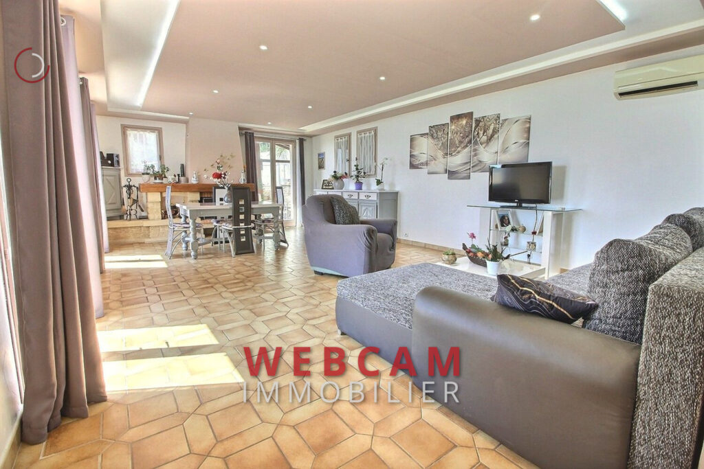 vente maison 5 Pièce(s) – 5 pièces – 4 chambres – 211.00 m²