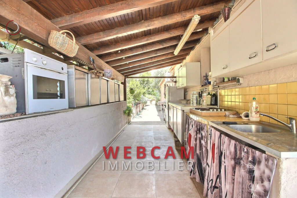 vente maison 5 Pièce(s) – 5 pièces – 4 chambres – 211.00 m²