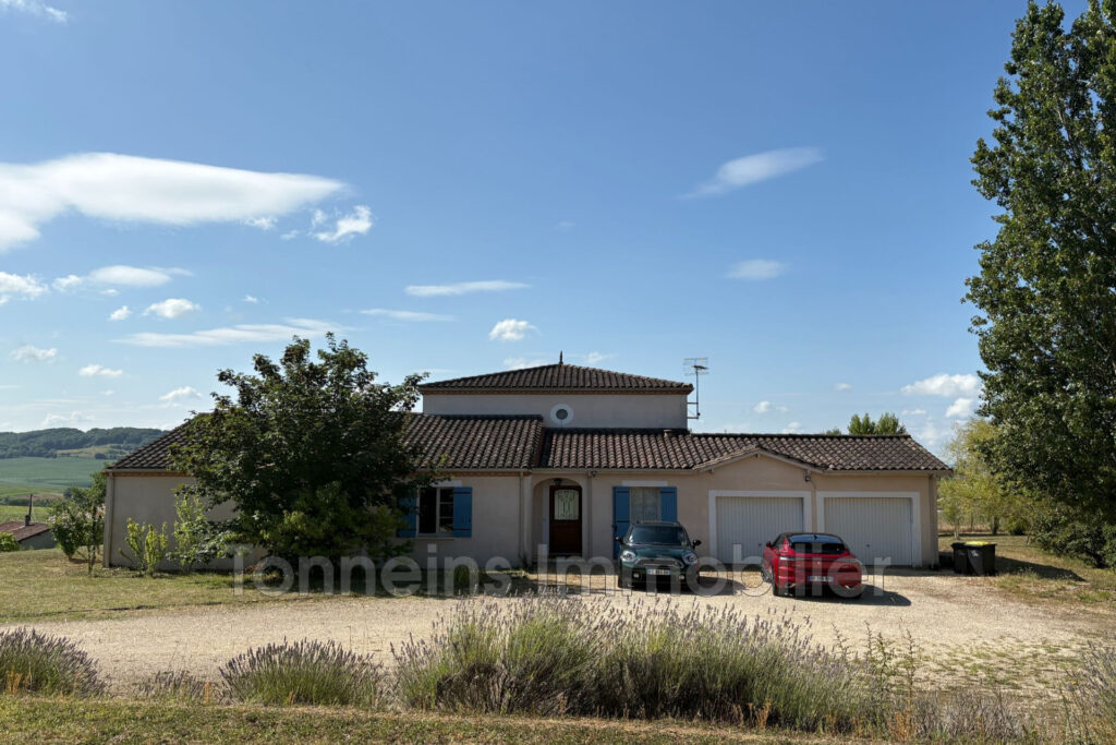 vente maison – NR pièces – 3 chambres – 196.12 m²