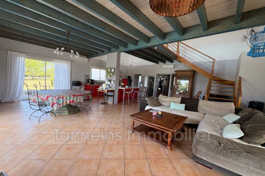 vente maison – NR pièces – 3 chambres – 196.12 m²