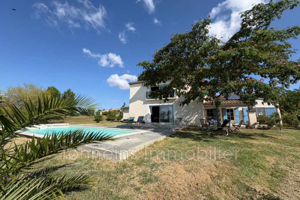 vente maison – NR pièces – 3 chambres – 196.12 m²