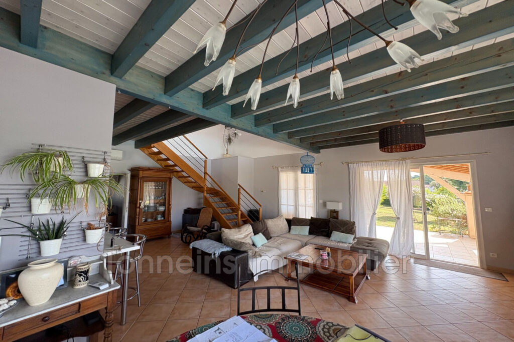 vente maison – NR pièces – 3 chambres – 196.12 m²