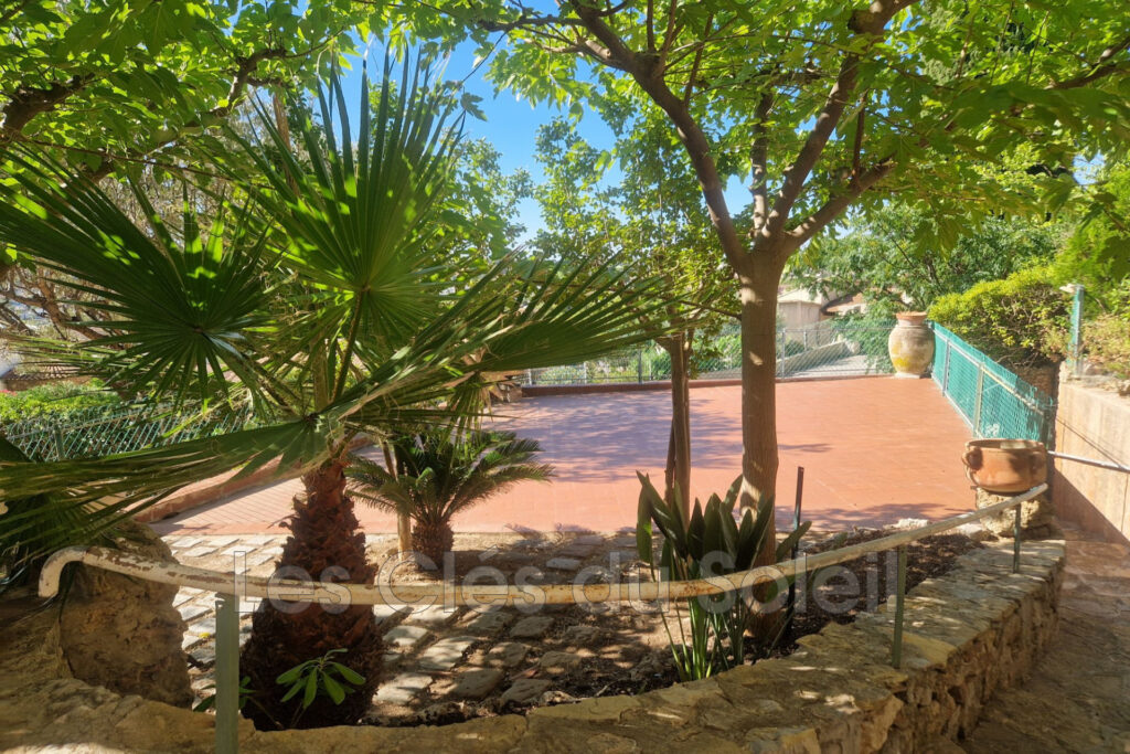 vente maison 4 Pièce(s) – 4 pièces – 3 chambres – 220.00 m²