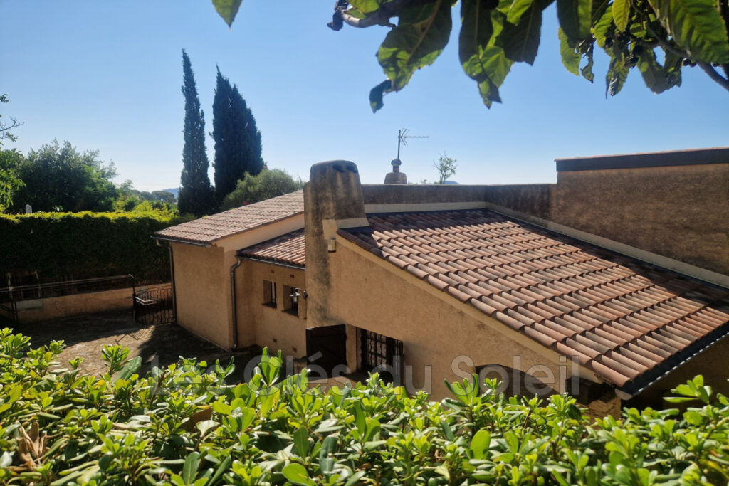 vente maison 4 Pièce(s) – 4 pièces – 3 chambres – 220.00 m²