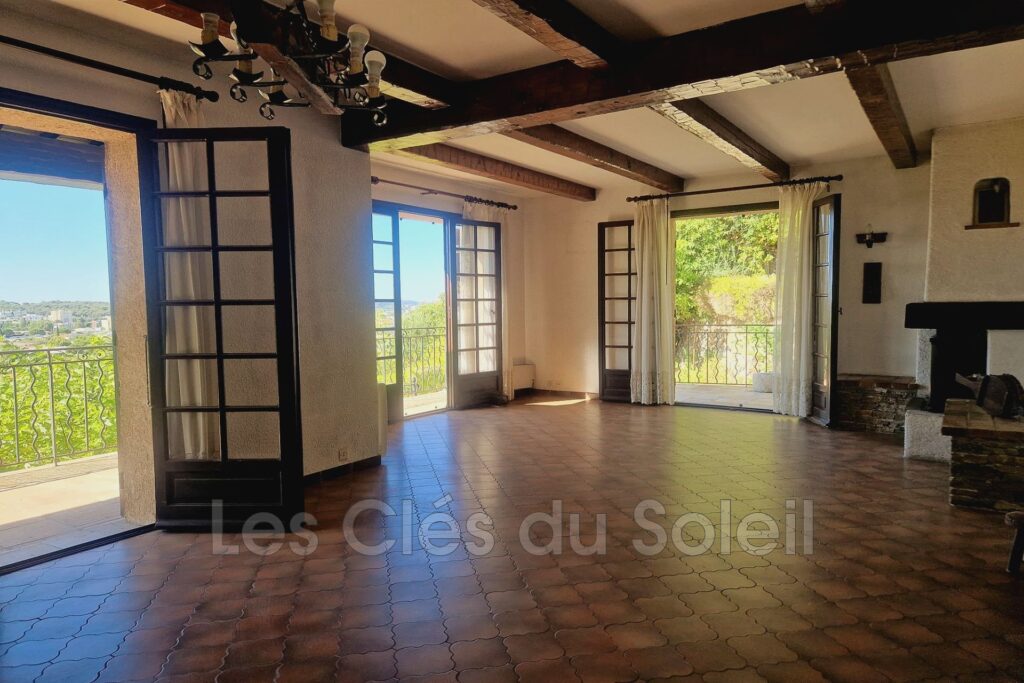 vente maison 4 Pièce(s) – 4 pièces – 3 chambres – 220.00 m²