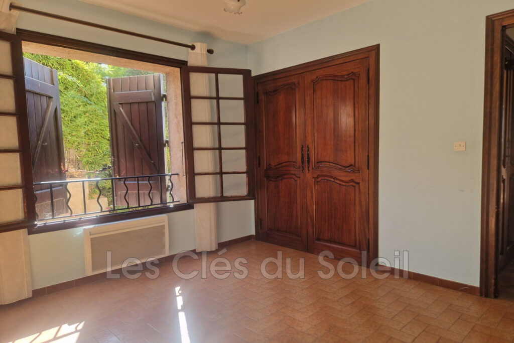 vente maison 4 Pièce(s) – 4 pièces – 3 chambres – 220.00 m²
