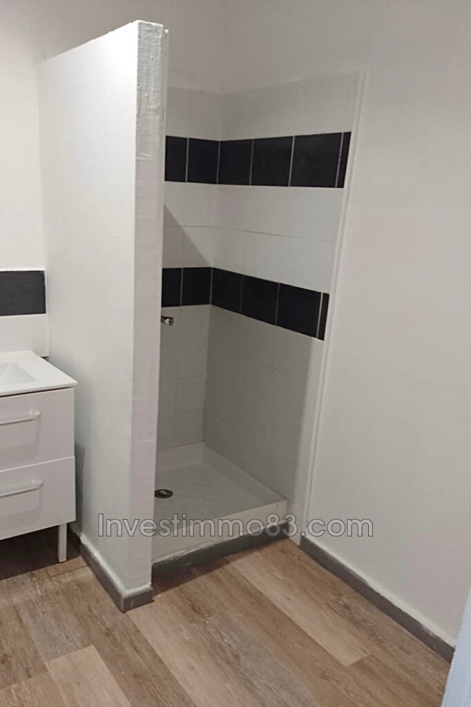 Au coeur de MARTIGUES, dans le quartier de L’île. Appartement  – 2 pièces – 1 chambre – 34.00 m²