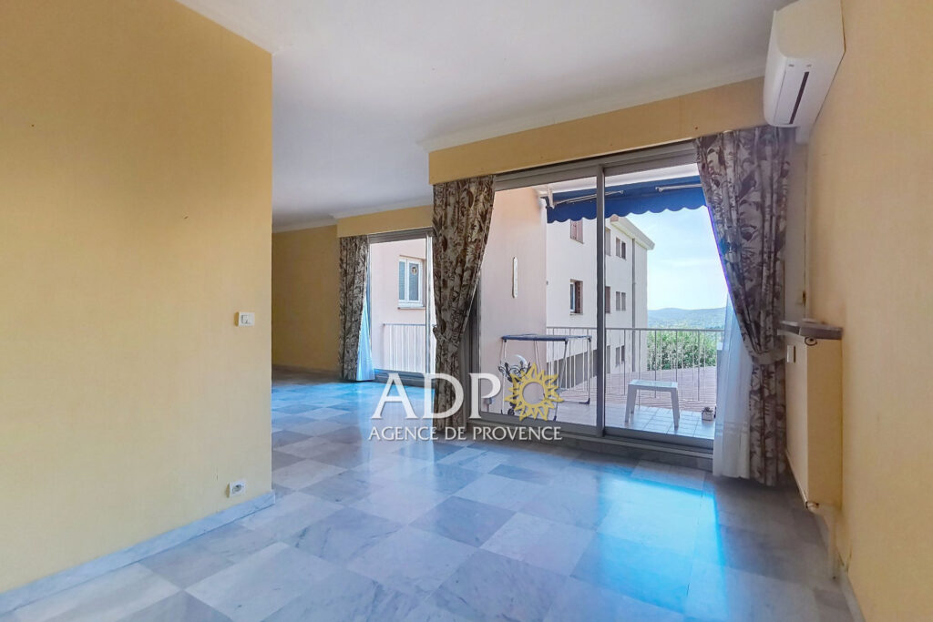 Ce bien est à vendre en enchère interactive réalisée par ENCHE – 3 pièces – 2 chambres – 89.32 m²