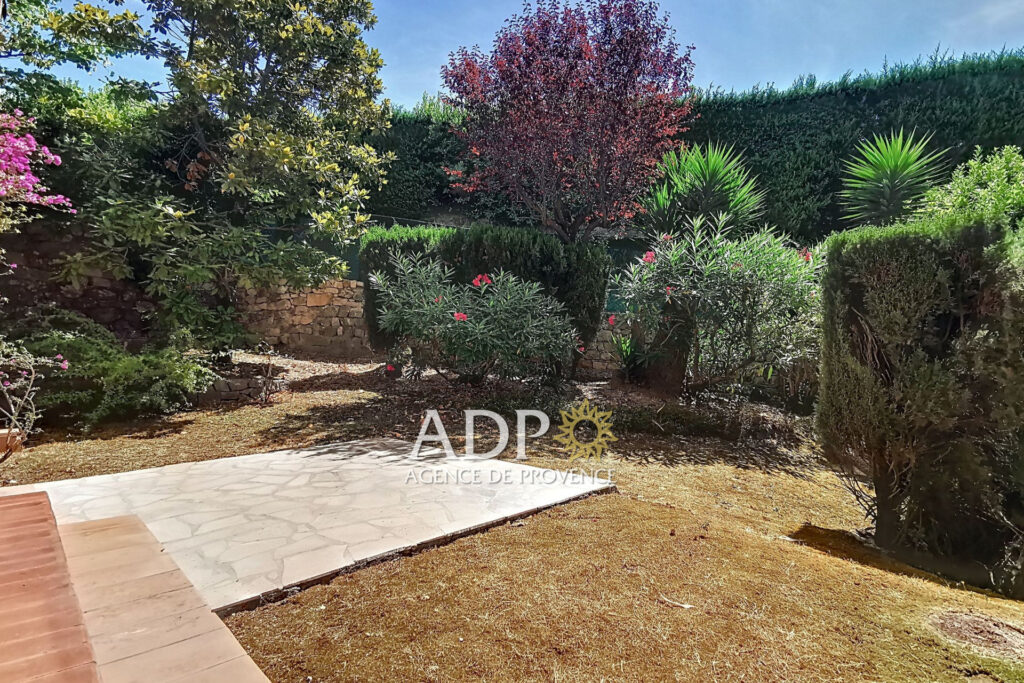 Ce bien est à vendre en enchère interactive réalisée par ENCHE – 3 pièces – 2 chambres – 89.32 m²